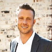 A person smiling for the camera

Description automatically generated with medium confidence