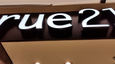 Rue Outdoor Signage Photo