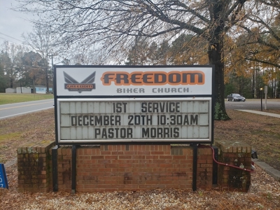 Custom Signs & Banners Photo