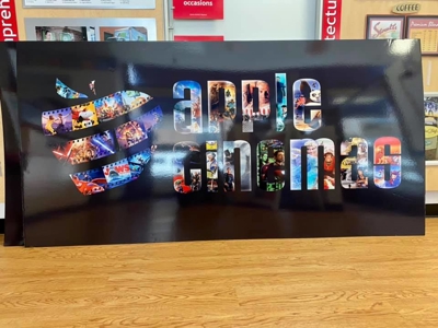 Flat Metal Signs Photo