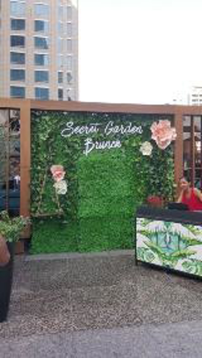 Exterior Signage Photo