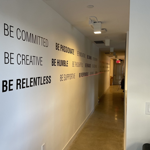 Vinyl Lettering & Graphics