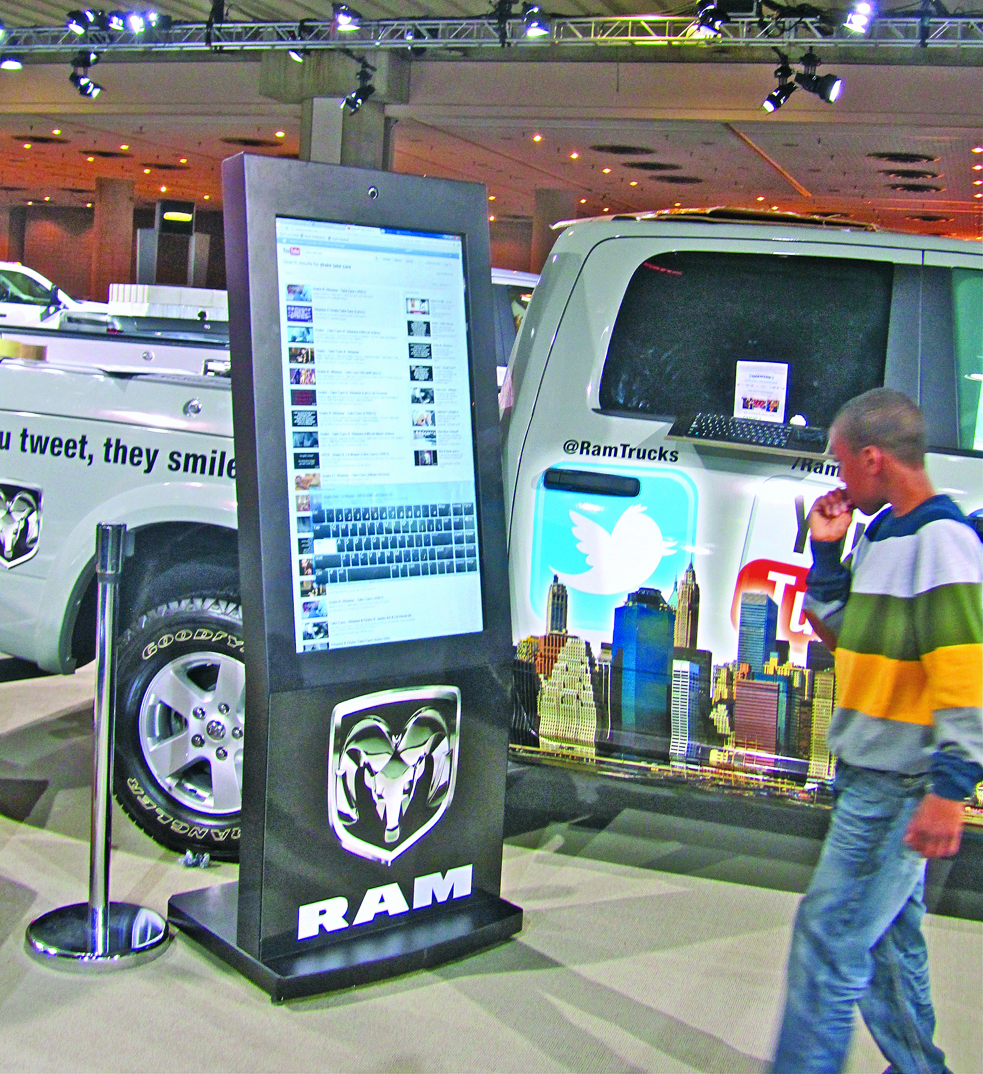Vehicle graphics trade show