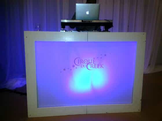 a screen has a cirque du creek logo on it