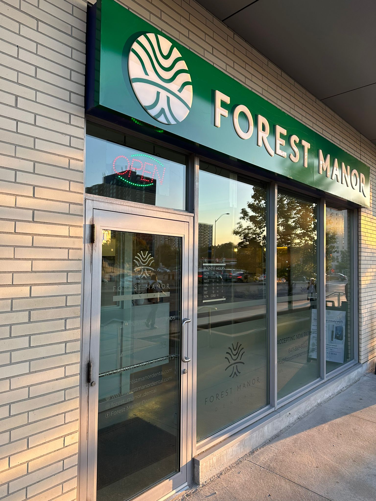 east manor dental window graphics